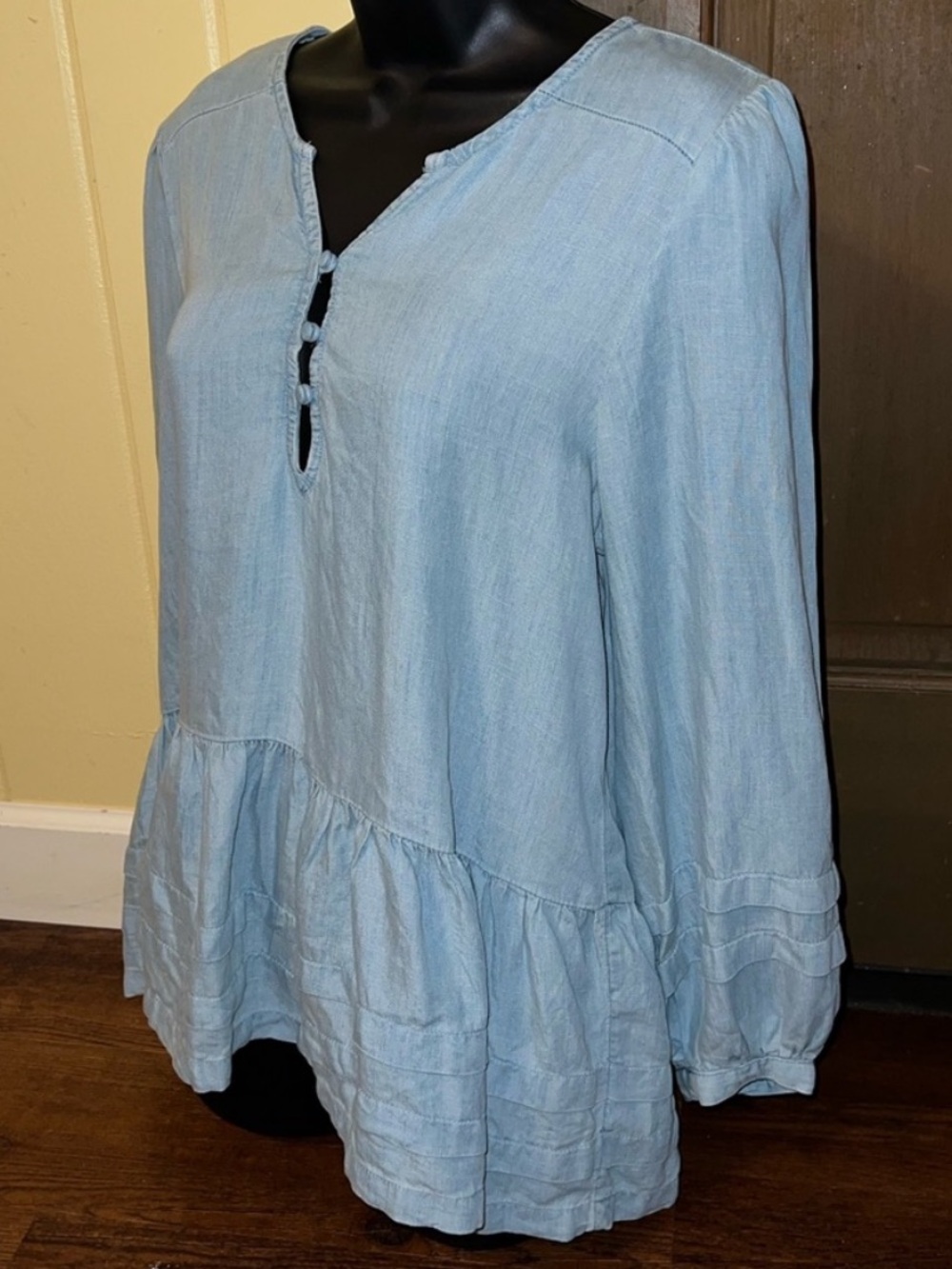 American Eagle Light Blue Chambray Peplum Tiered Babydoll Peasant Blouse Size M - Picture 2 of 8